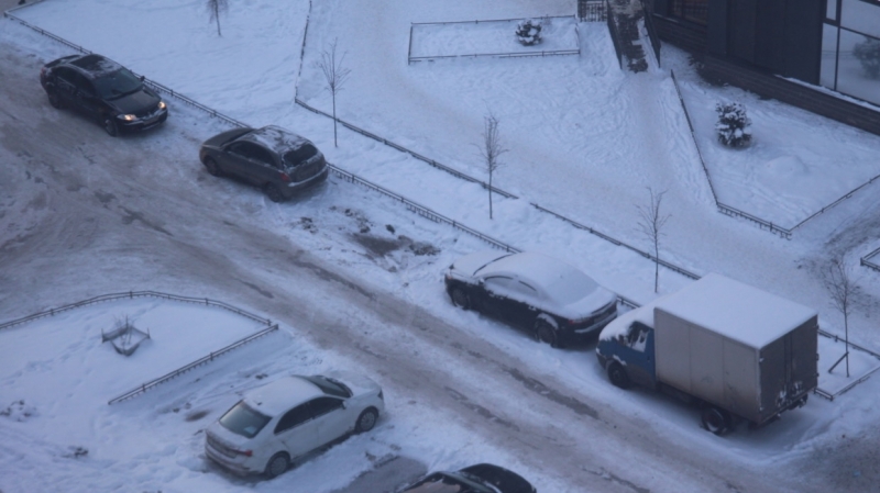 Новосибирский водитель подпер машину девушки из-за неправильной парковки - Новости