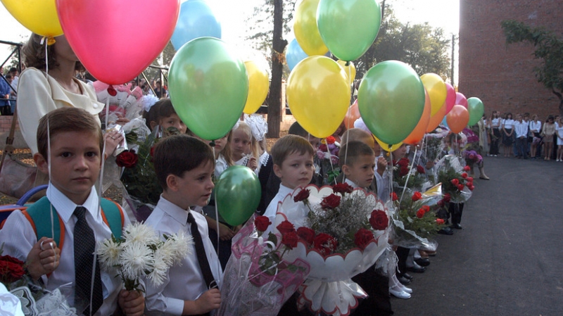 В России предложили дать специальный выходной семьям первоклассников