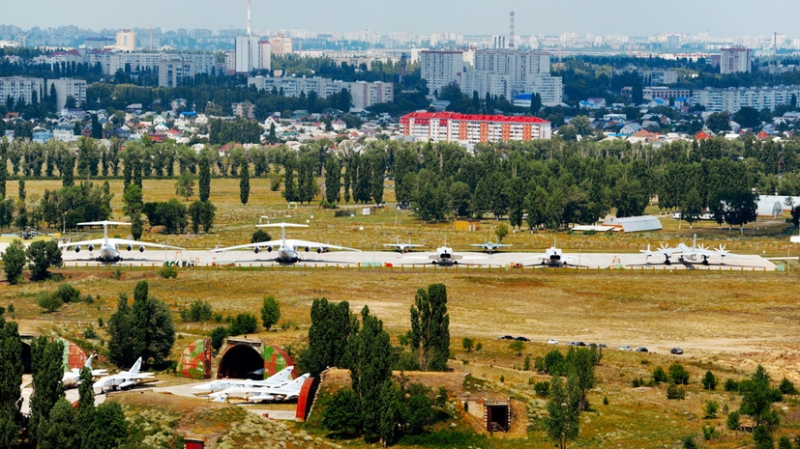 На территории воинской части в Воронеже солдат расстрелял людей