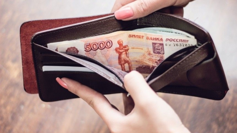 Петербург оказался в ТОП-10 регионов с самыми высокооплачиваемыми работниками