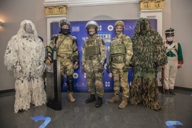В Новосибирске открыли выставку оружия к юбилею военного института