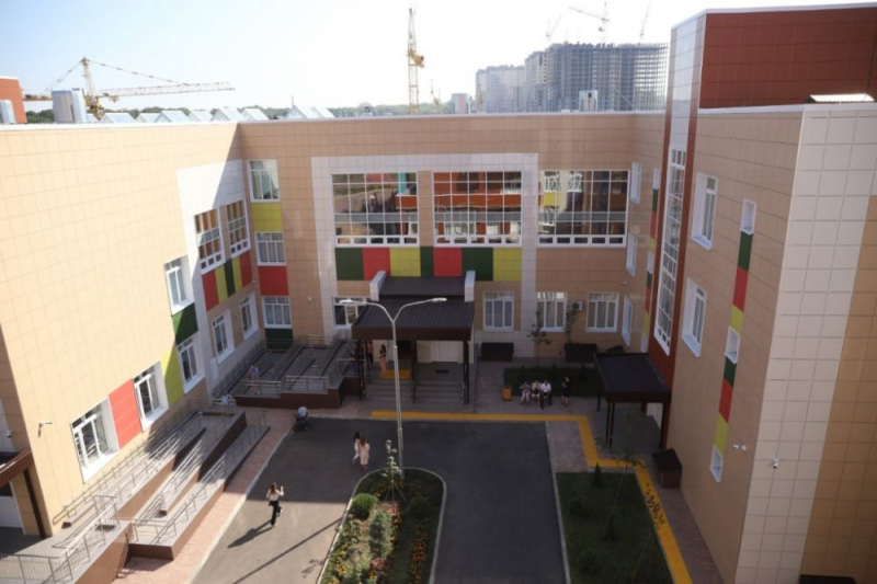 Логвиненко: Школы Ростова станут центрами дополнительного образования