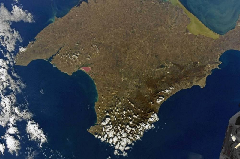 Шкаплеров сфотографировал Крым из космоса в ясную погоду