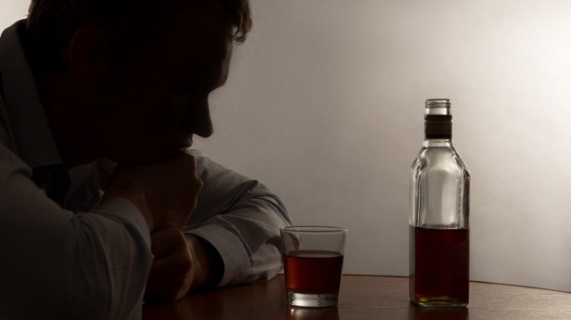 Число фигурантов дела об отравлении алкоголем под Оренбургом достигло семи