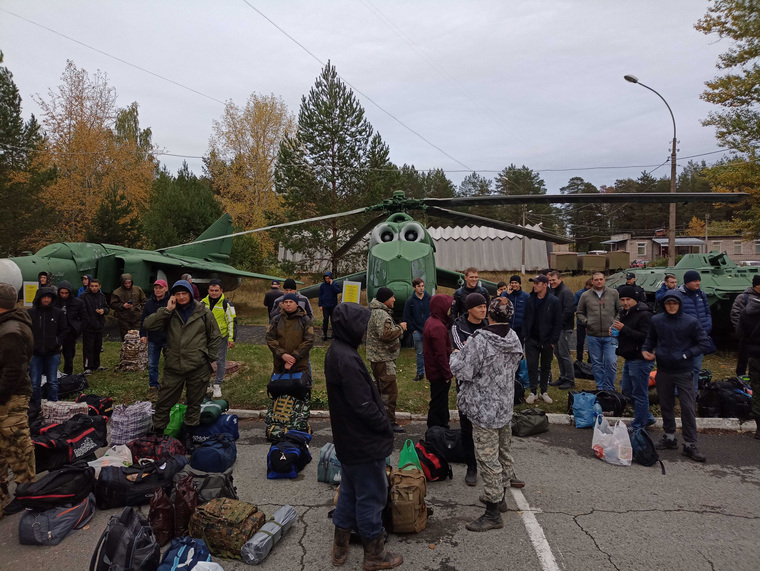 Первый состав мобилизованных пермяков покидает регион. Фото, видео