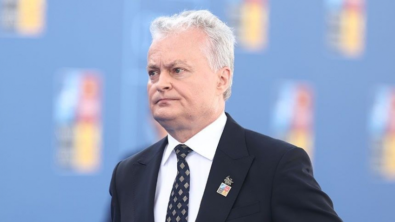 «Типичный сексизм»: президента Литвы осудили за сравнение армии ФРГ с девушкой