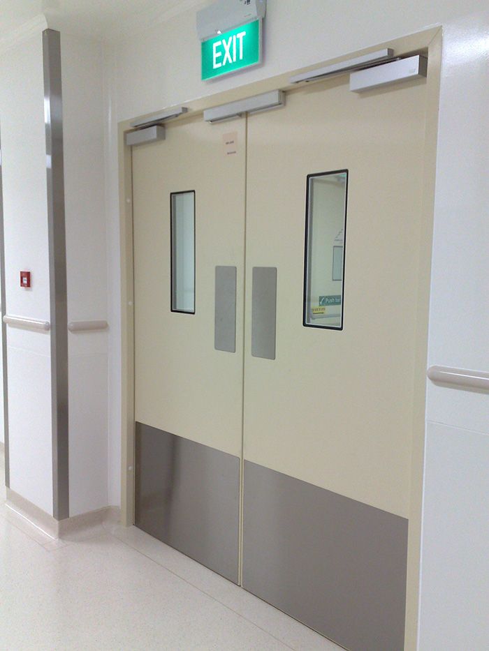 Двери для чистых помещений больниц и поликлиник