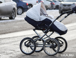 В Пермском крае автомобиль сбил коляску с ребенком