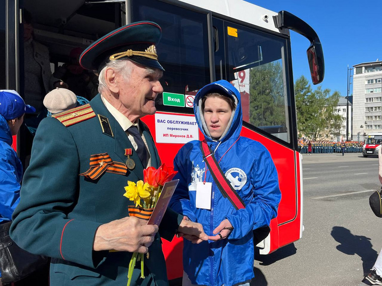 Парад Победы, концерты, фейерверк — как Пермь празднует 9 Мая. Онлайн-трансляция