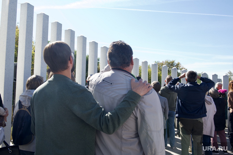 Пермяки почтили память погибших в крушении Boeing 15 лет назад. Фото, видео