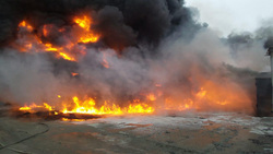 Источник назвал версии крупного пожара, произошедшего в промышленной зоне в Перми
