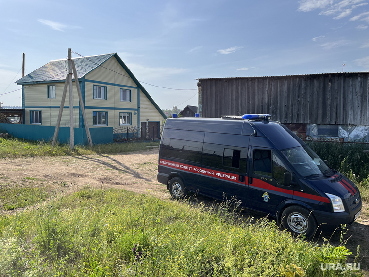 Красотки с велосипедом, Сергей Шнуров и кувалда в стиле «Вагнер»