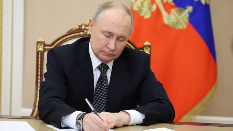 Путин утвердил стратегию научно-технического развития России